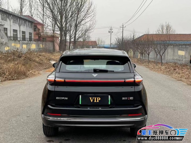 24年哪吒U轿车抵押车出售