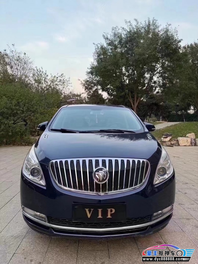 12年别克GL8轿车抵押车出售