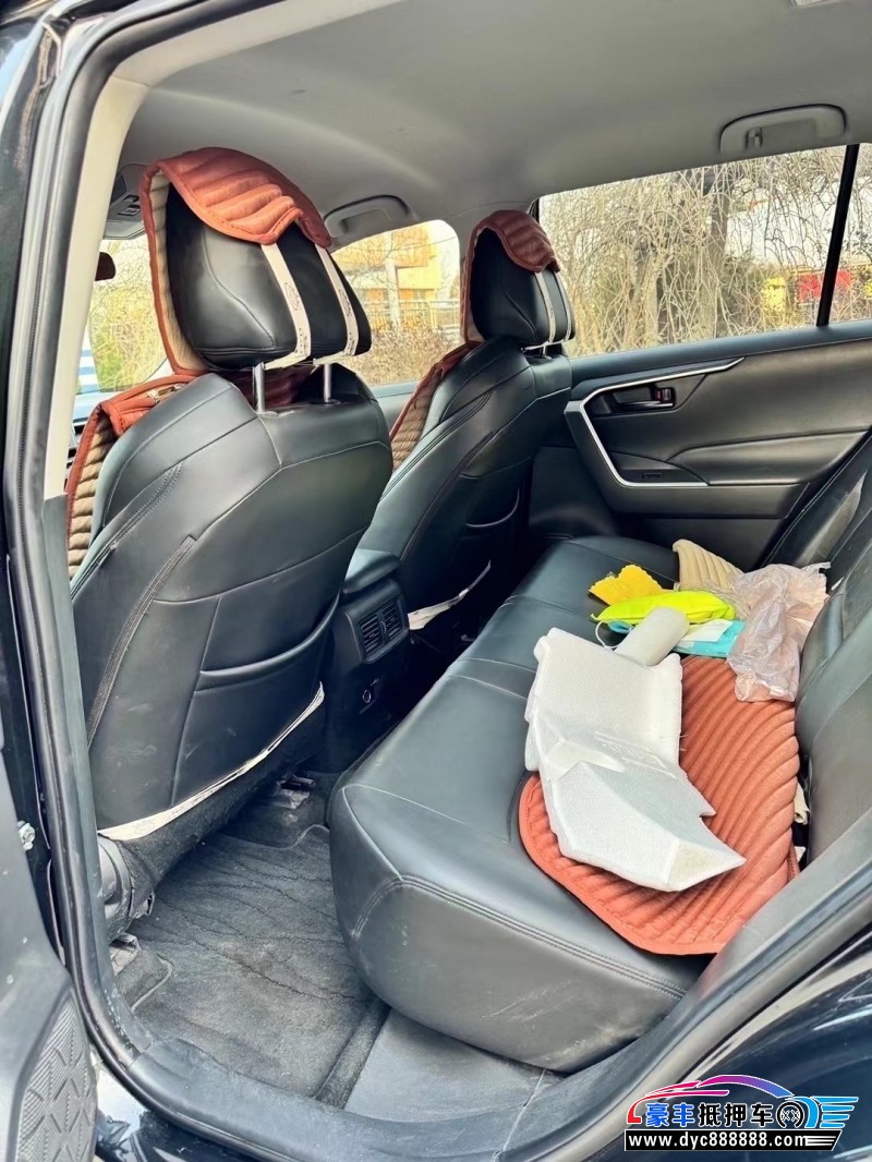 21年丰田威兰达轿车抵押车出售