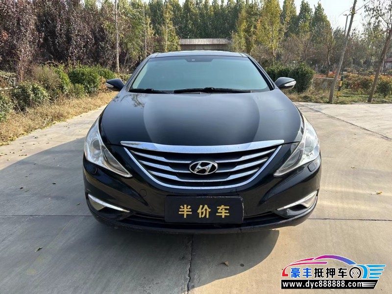 16年现代索纳塔轿车抵押车出售