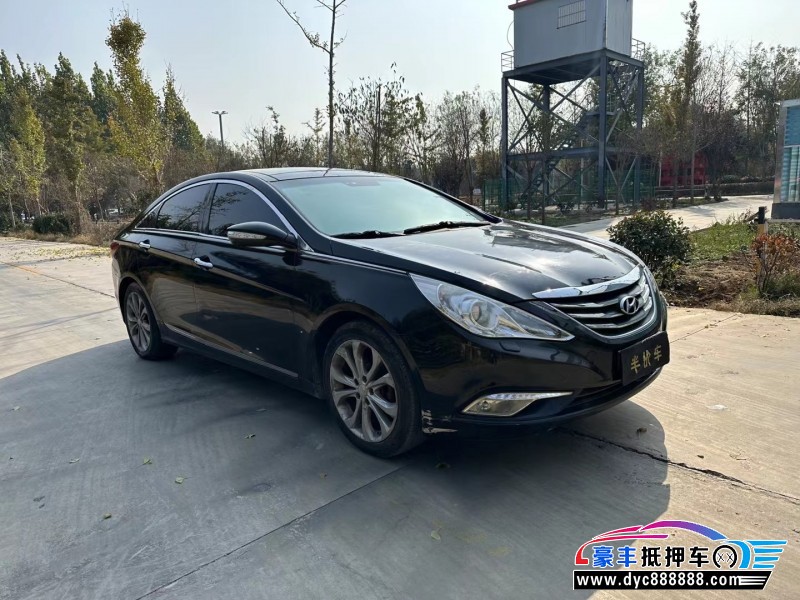 16年现代索纳塔轿车抵押车出售