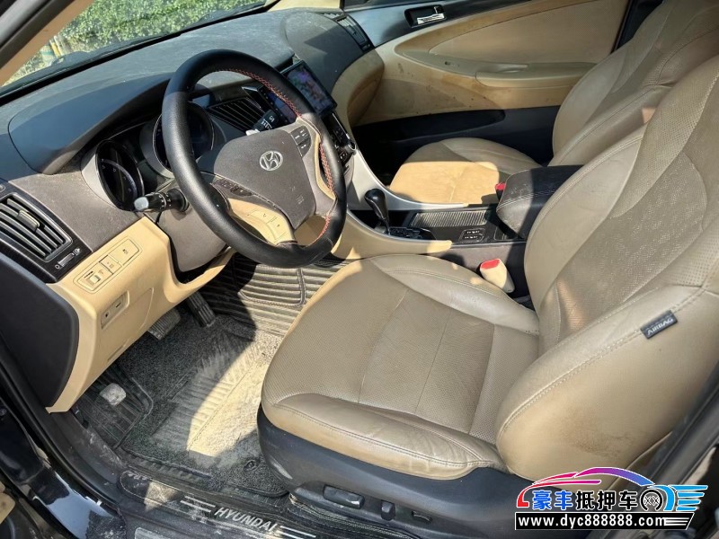 16年现代索纳塔轿车抵押车出售