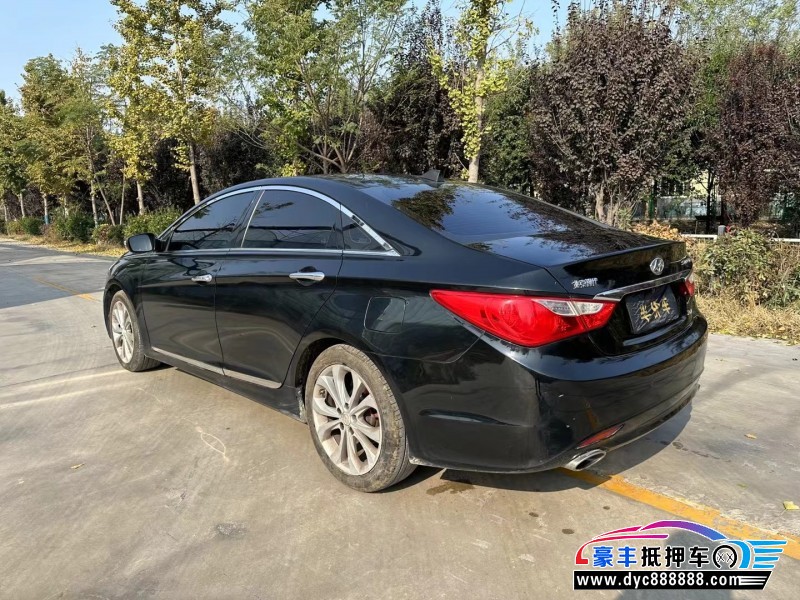 16年现代索纳塔轿车抵押车出售
