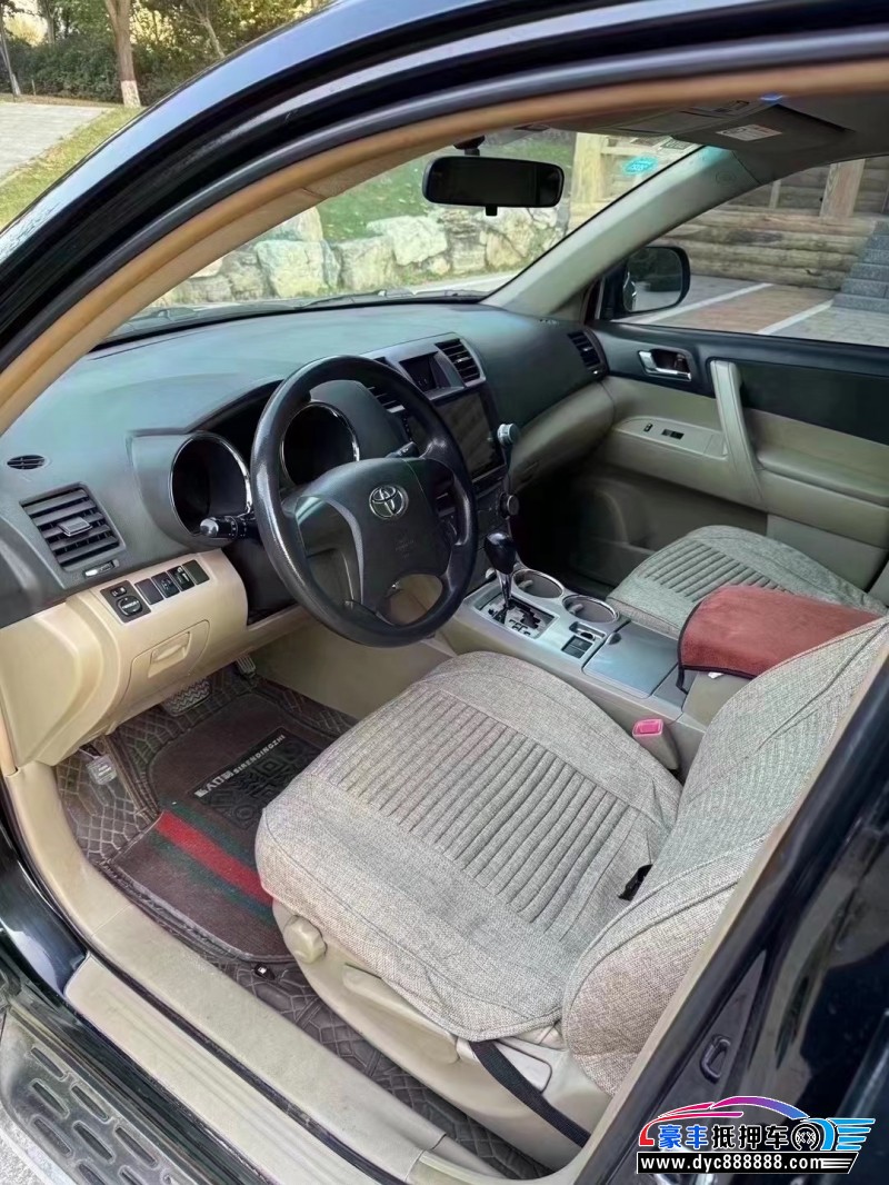 13年丰田汉兰达轿车抵押车出售