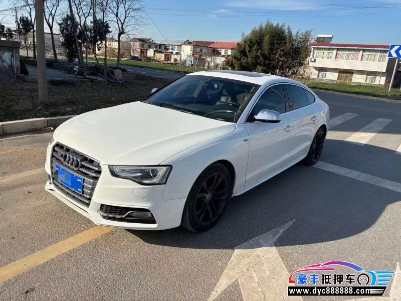 13年奥迪S5轿车抵押车出售