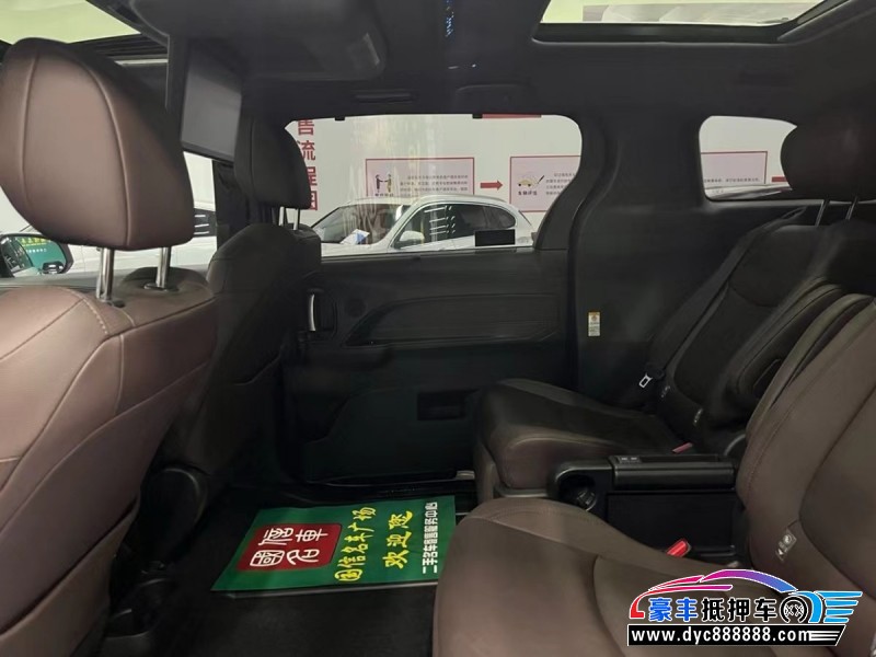 23年丰田塞纳轿车抵押车出售