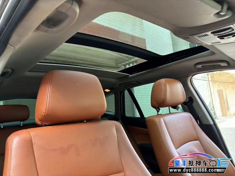 15年宝马X1轿车抵押车出售