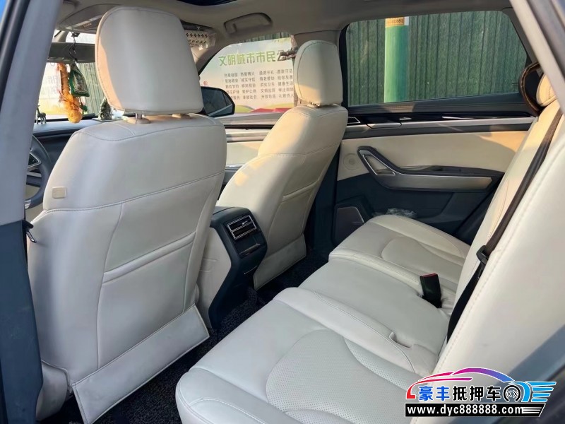 19年众泰大迈X7轿车抵押车出售