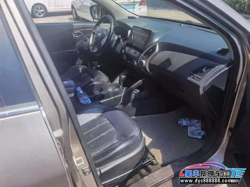 15年现代ix35轿车抵押车出售