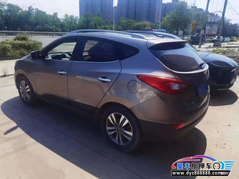 15年现代ix35轿车抵押车出售