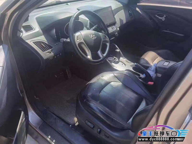 15年现代ix35轿车抵押车出售