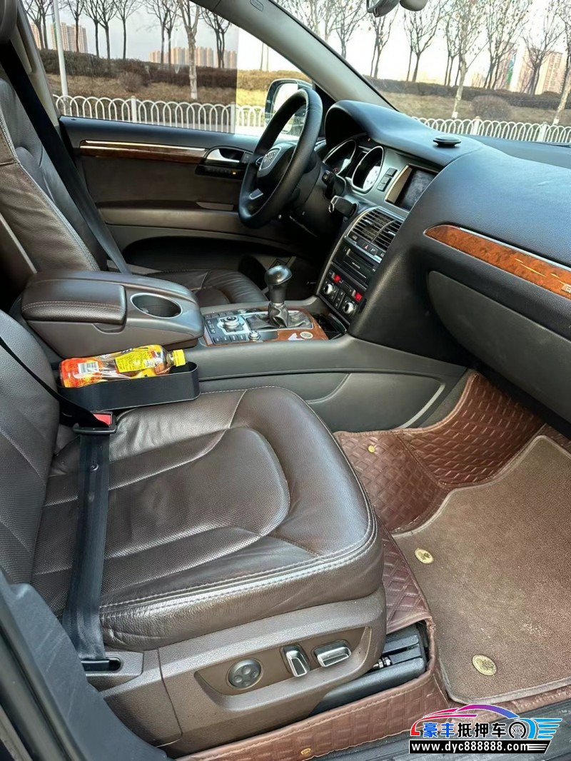 13年奥迪Q7轿车抵押车出售