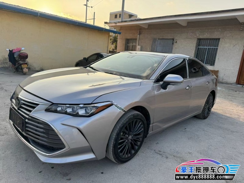 20年丰田亚洲龙轿车抵押车出售