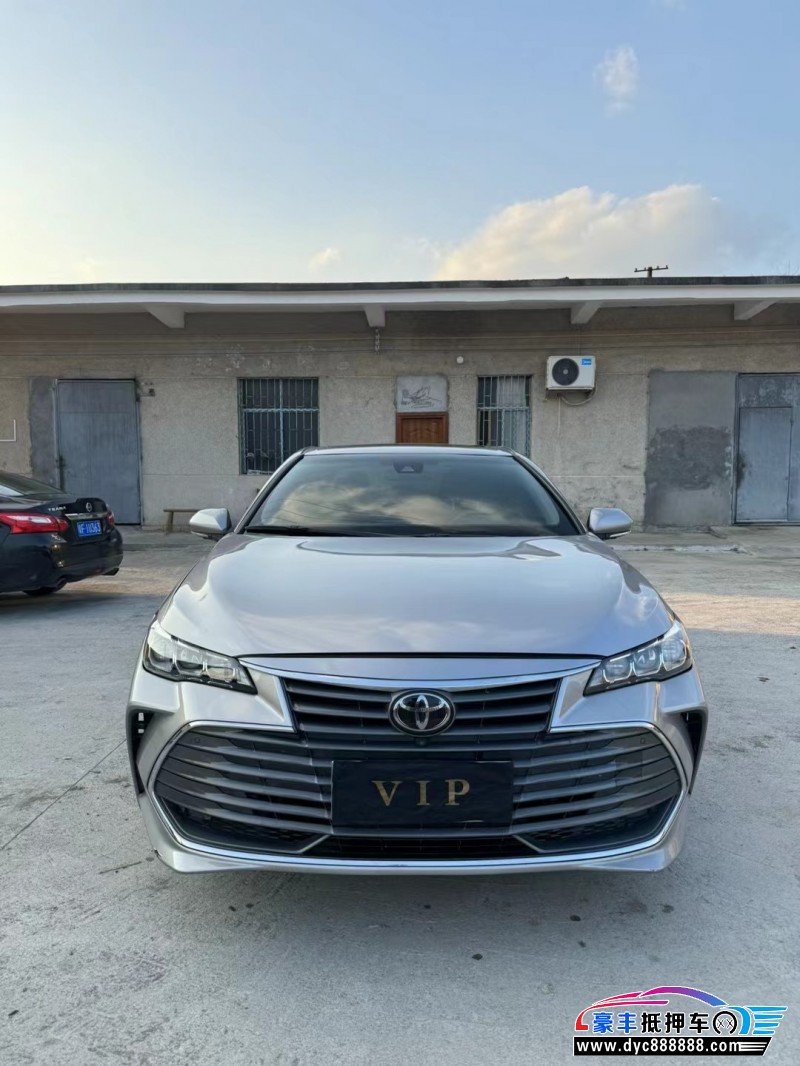 20年丰田亚洲龙轿车抵押车出售