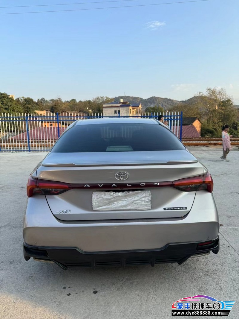 20年丰田亚洲龙轿车抵押车出售