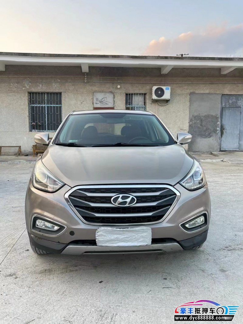 17年现代ix35轿车抵押车出售