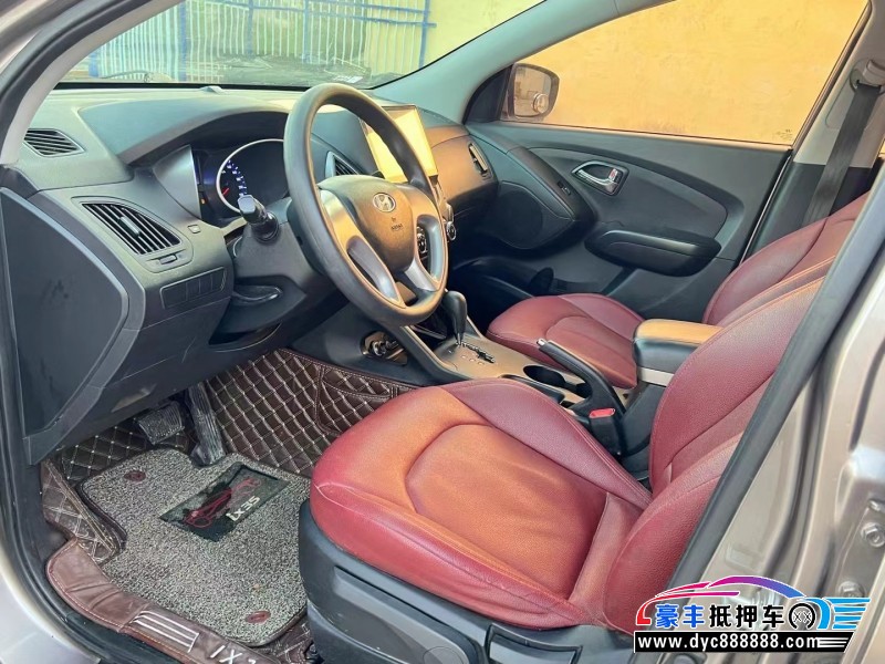 17年现代ix35轿车抵押车出售