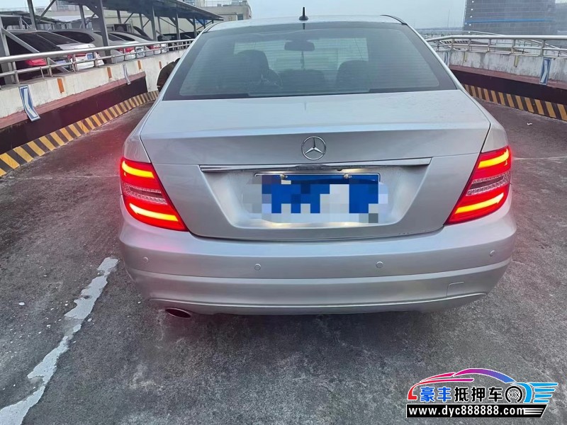 13年奔驰C轿车抵押车出售