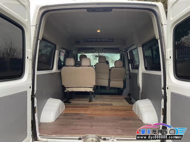 22年上汽大通V80轿车抵押车出售