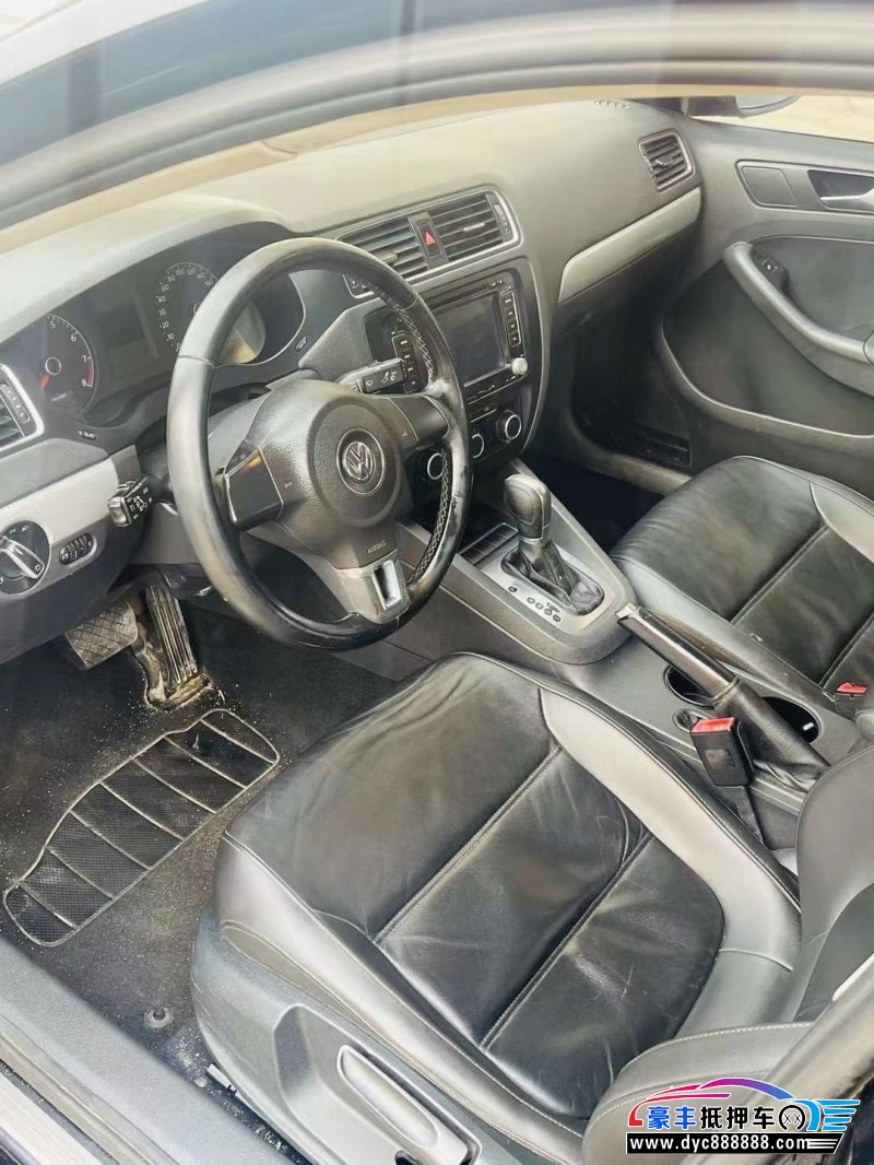 14年大众速腾轿车抵押车出售