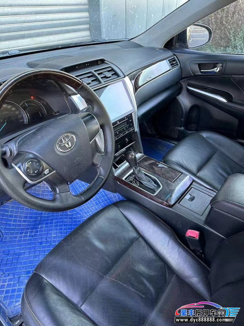 17年丰田凯美瑞轿车抵押车出售