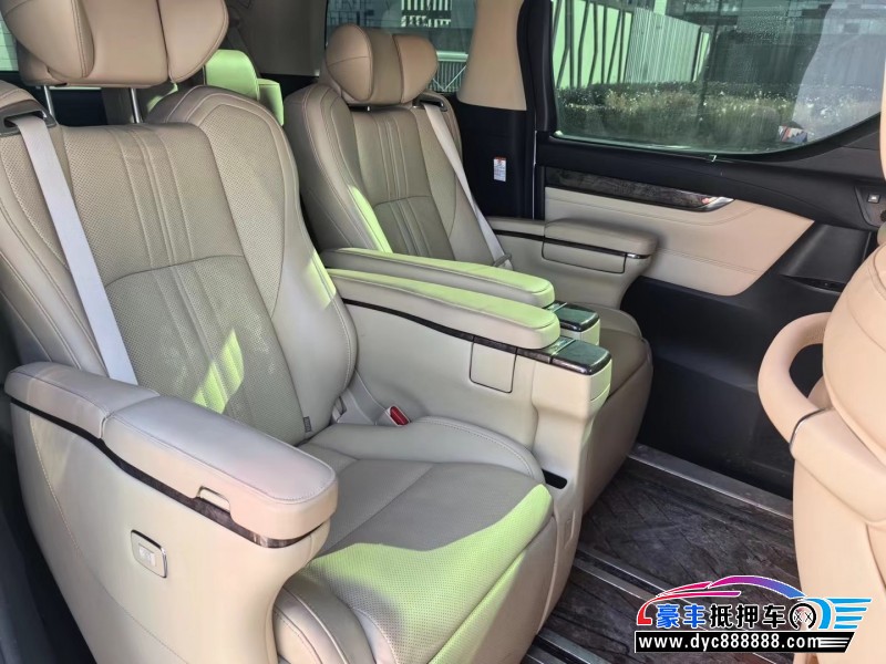 20年丰田威尔法轿车抵押车出售