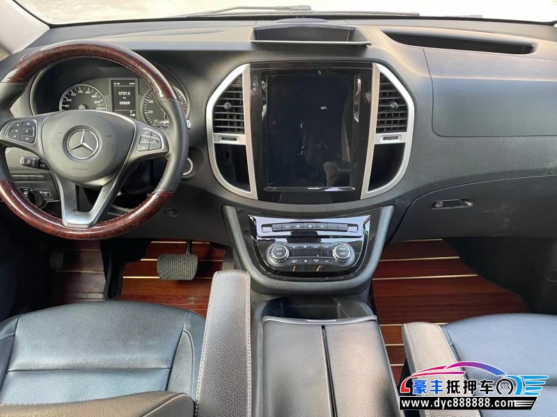 19年奔驰威霆轿车抵押车出售