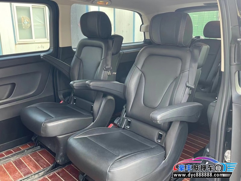 19年奔驰威霆轿车抵押车出售