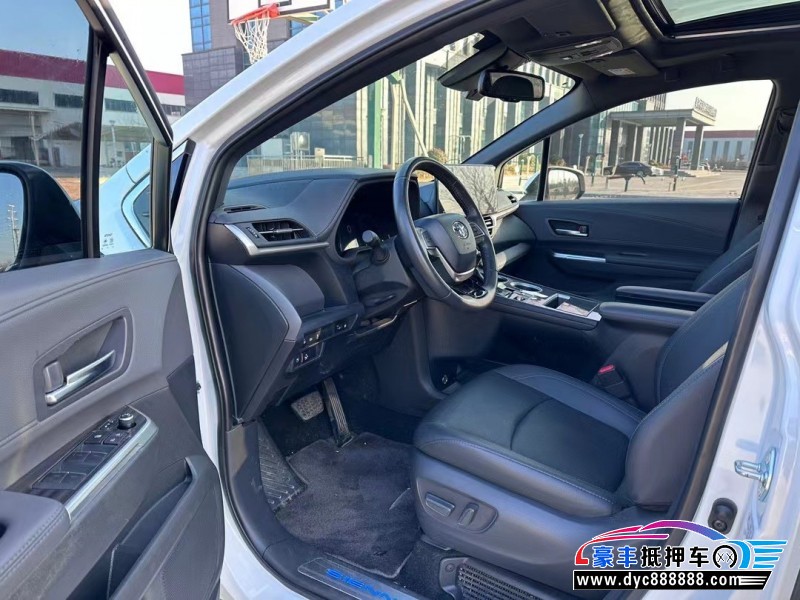 23年丰田塞纳轿车抵押车出售