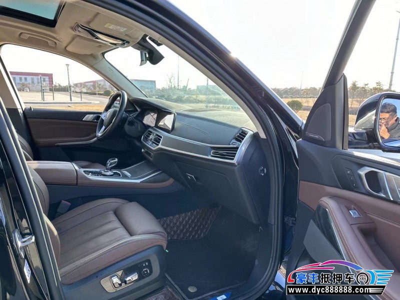 22年宝马X7轿车抵押车出售