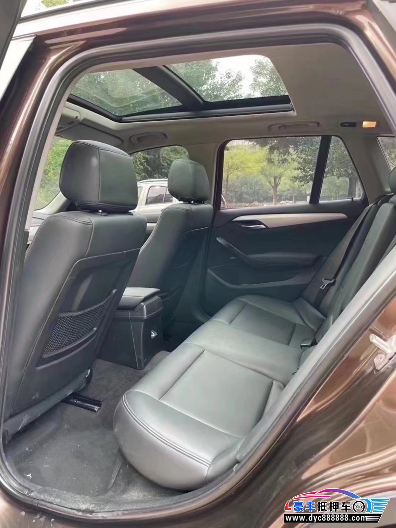 13年宝马X1SUV抵押车出售