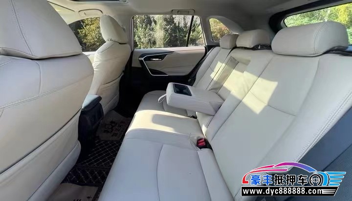 20年丰田RAV4荣放轿车抵押车出售