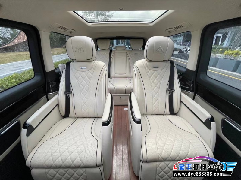 19年奔驰V轿车抵押车出售