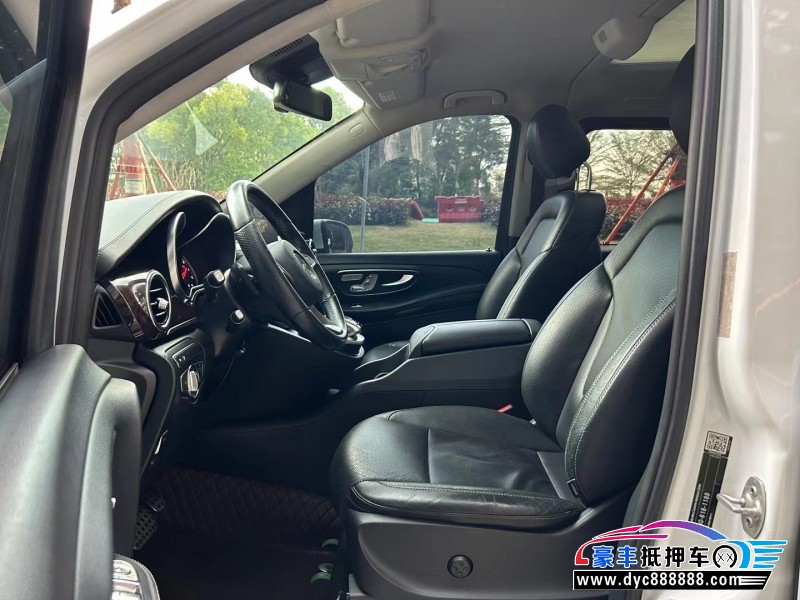 18年奔驰V轿车抵押车出售