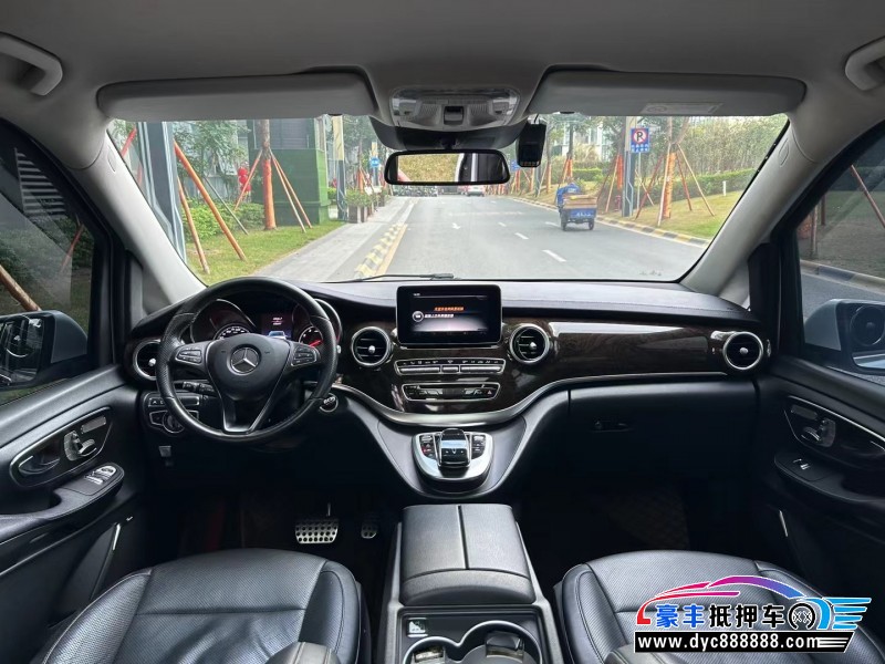 18年奔驰V轿车抵押车出售