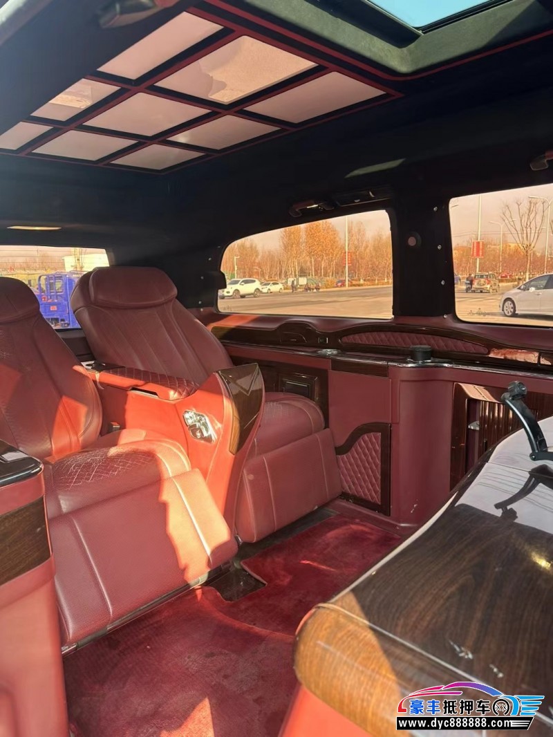 17年奔驰威霆轿车抵押车出售