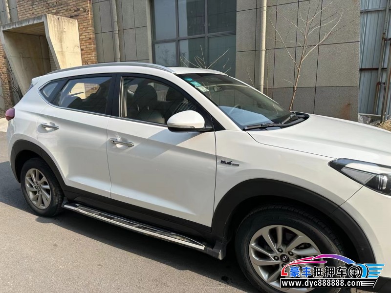 17年现代途胜轿车抵押车出售