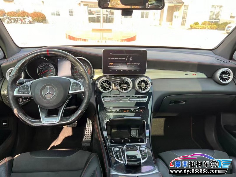 19年奔驰GLC轿车抵押车出售