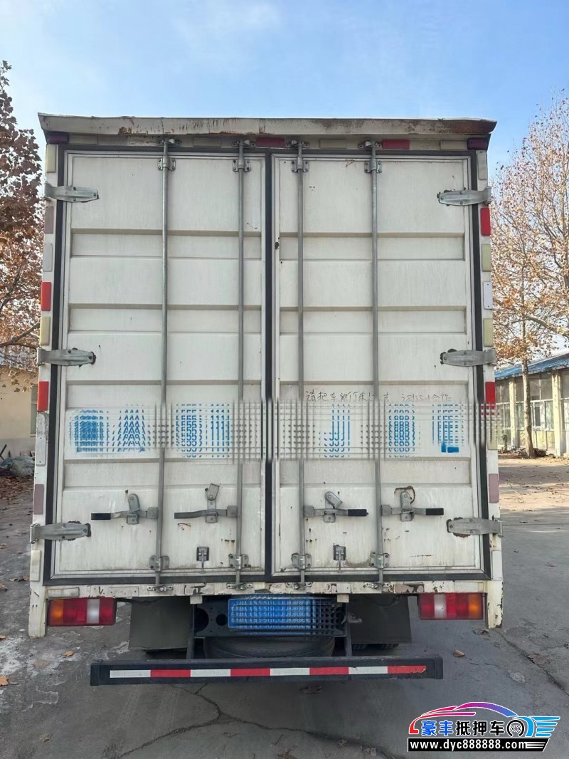 22年重汽豪沃轿车抵押车出售