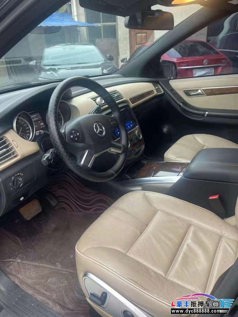 14年奔驰R轿车抵押车出售