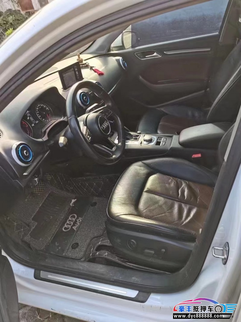 18年奥迪A3轿车抵押车出售