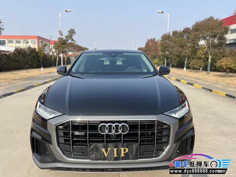 22年奥迪Q8轿车抵押车出售