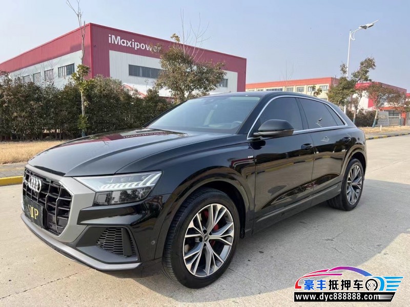 22年奥迪Q8轿车抵押车出售