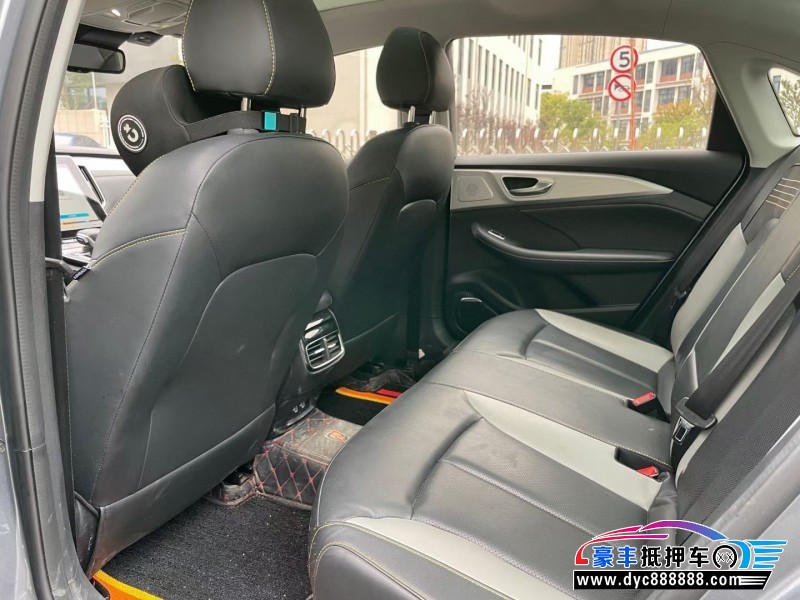 21年荣威i6轿车抵押车出售