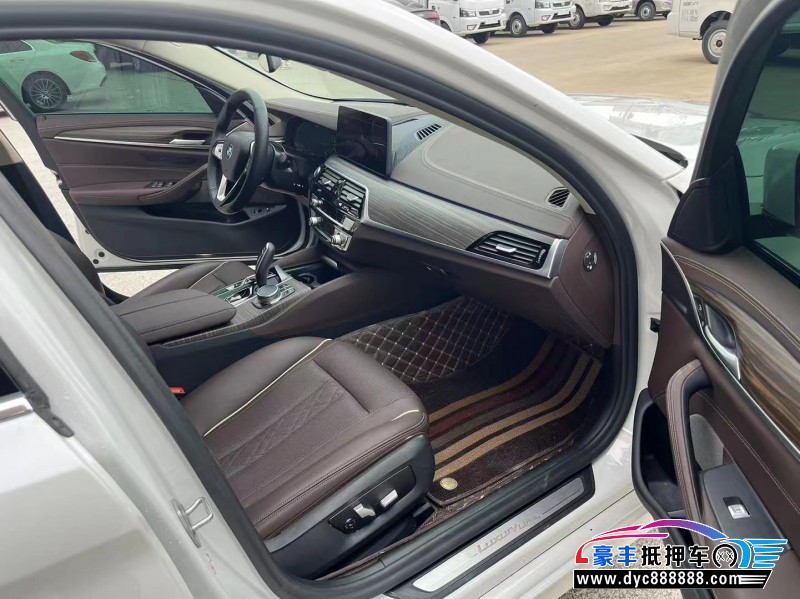 21年宝马5系轿车抵押车出售