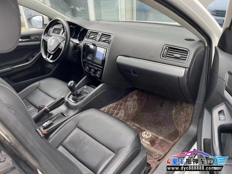 17年大众速腾轿车抵押车出售