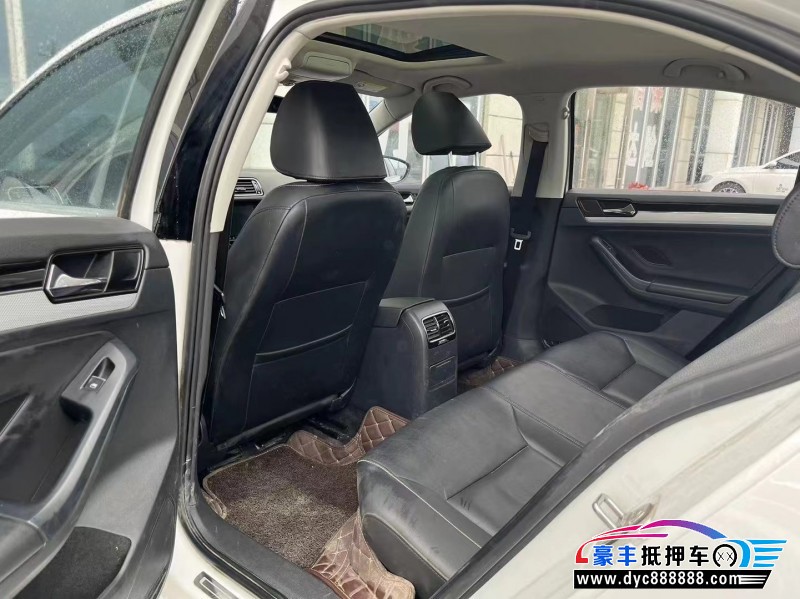 17年大众速腾轿车抵押车出售