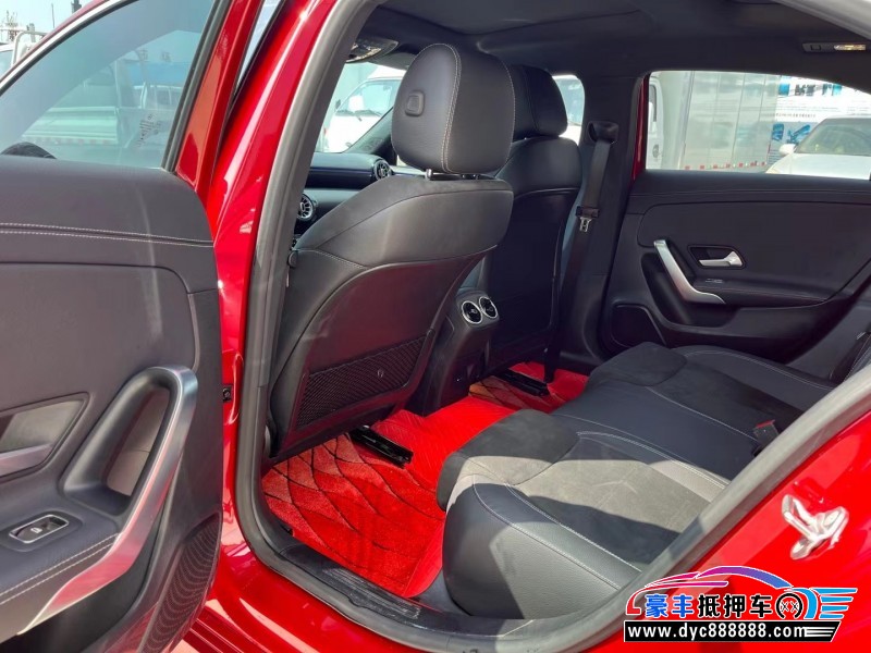 20年奔驰A轿车抵押车出售