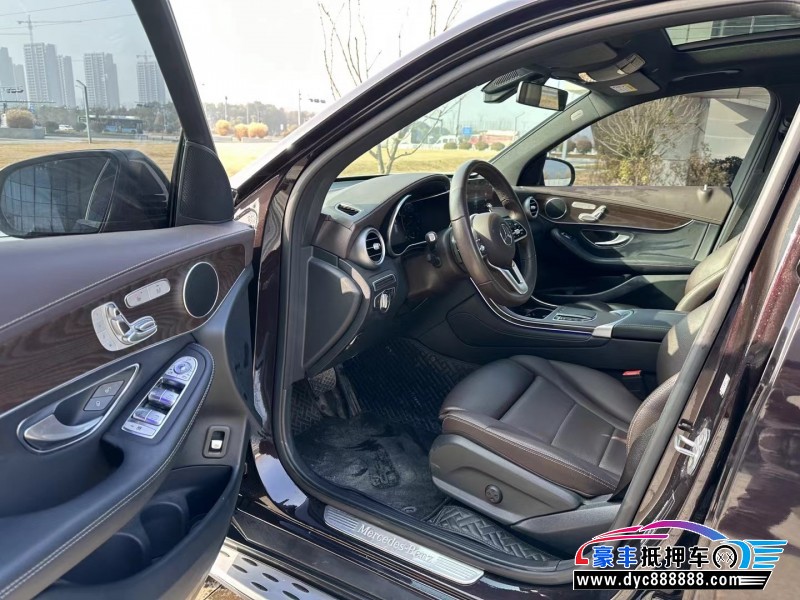 21年奔驰GLC轿车抵押车出售