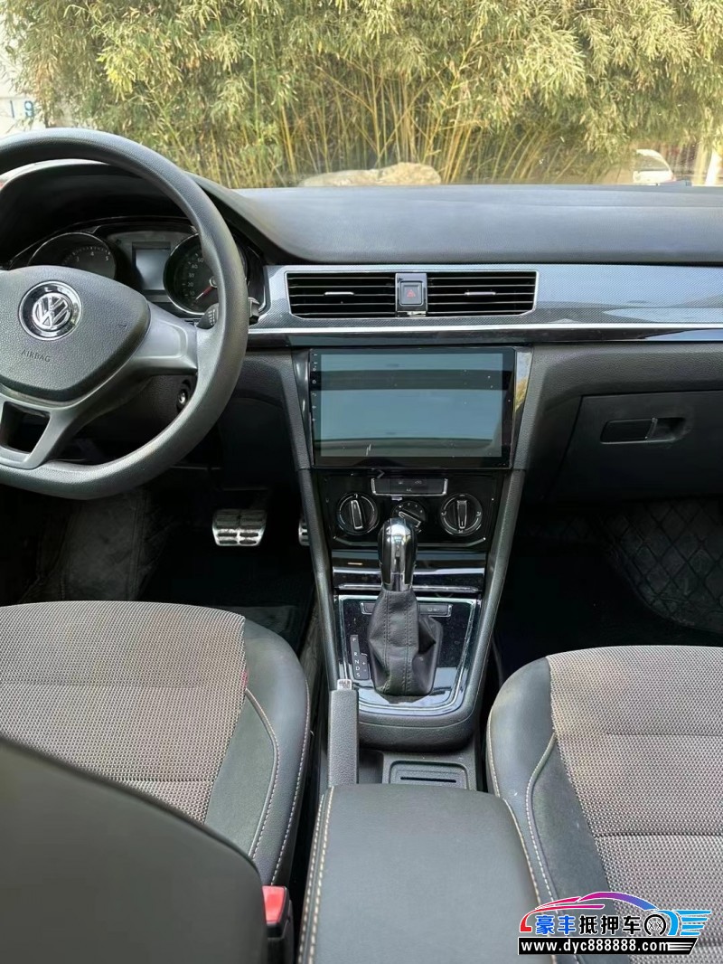 17年大众蔚领轿车抵押车出售